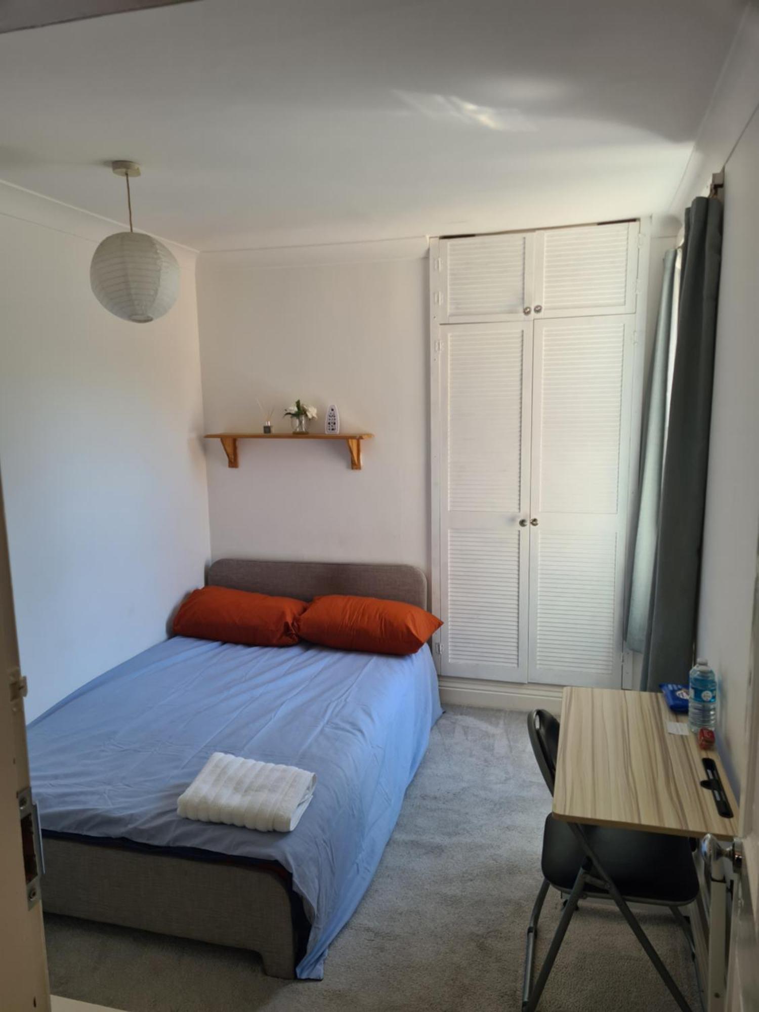 A Private & Beautiful Bedroom With Shared Bathroom In The Heart Of Bournemouth Ngoại thất bức ảnh