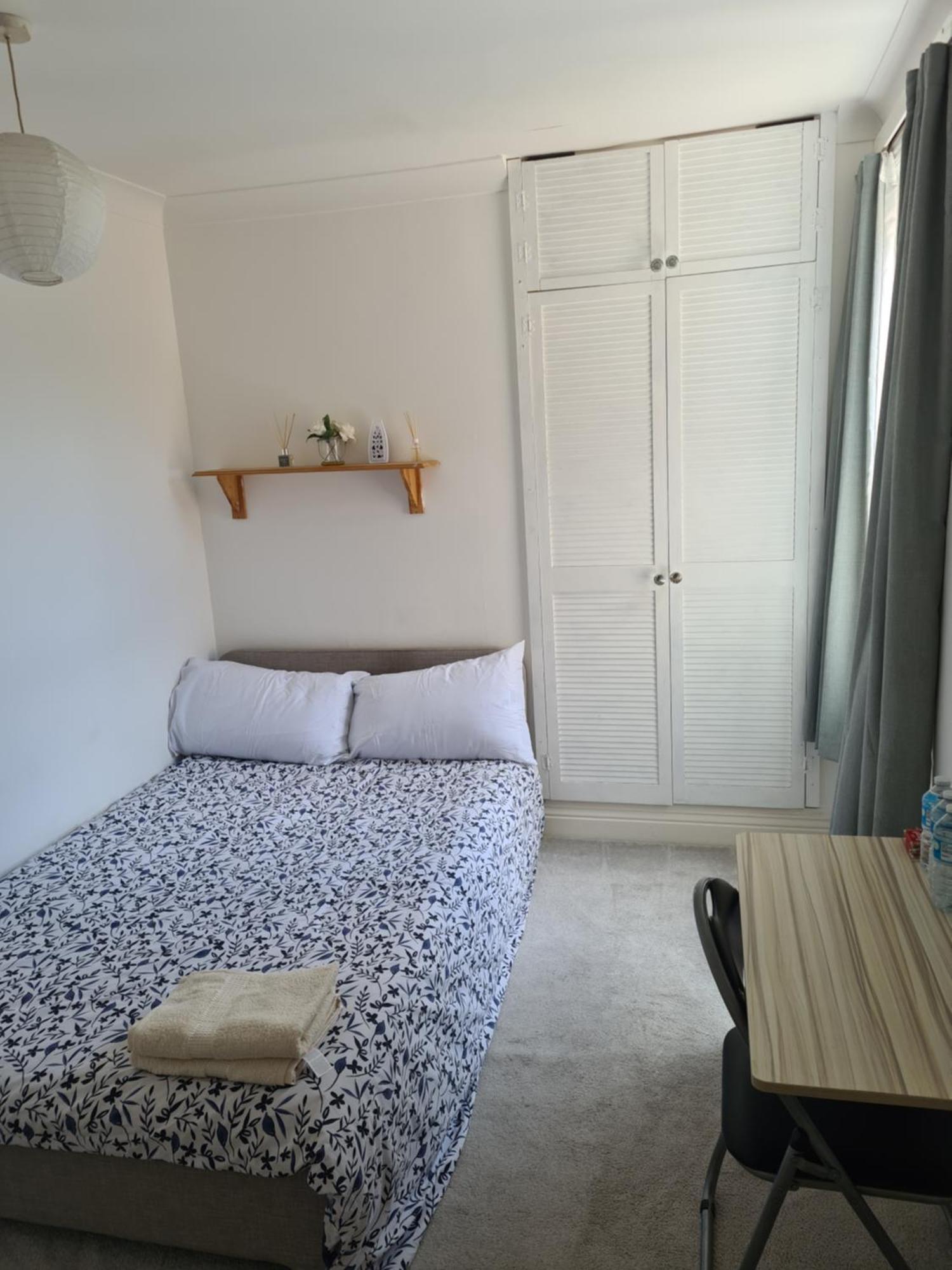 A Private & Beautiful Bedroom With Shared Bathroom In The Heart Of Bournemouth Ngoại thất bức ảnh