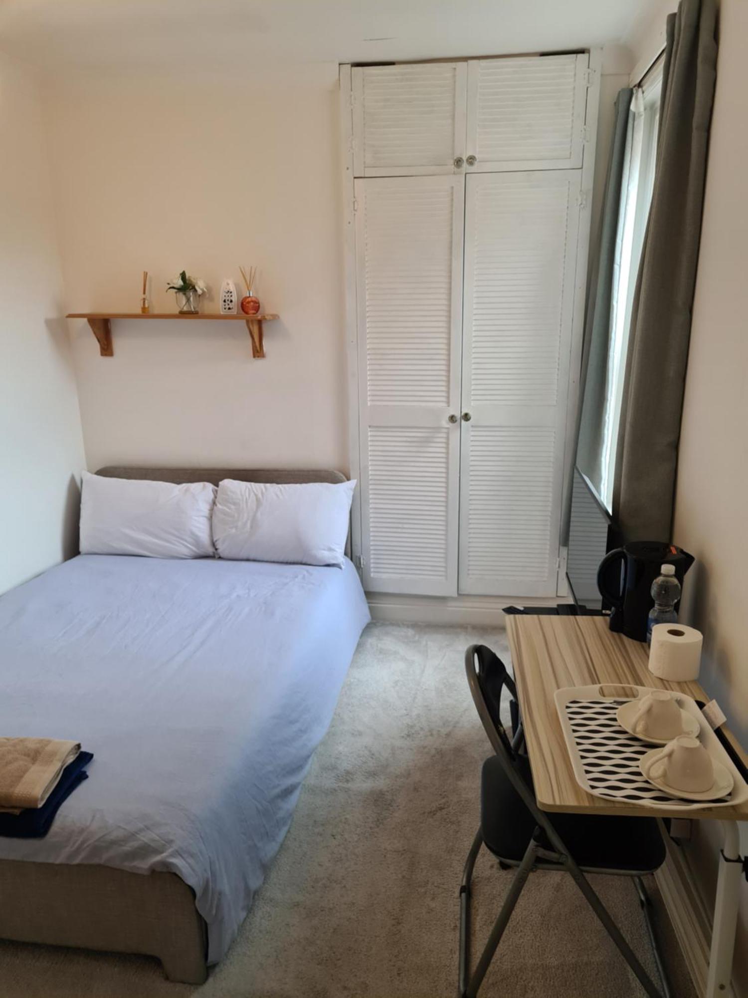 A Private & Beautiful Bedroom With Shared Bathroom In The Heart Of Bournemouth Ngoại thất bức ảnh