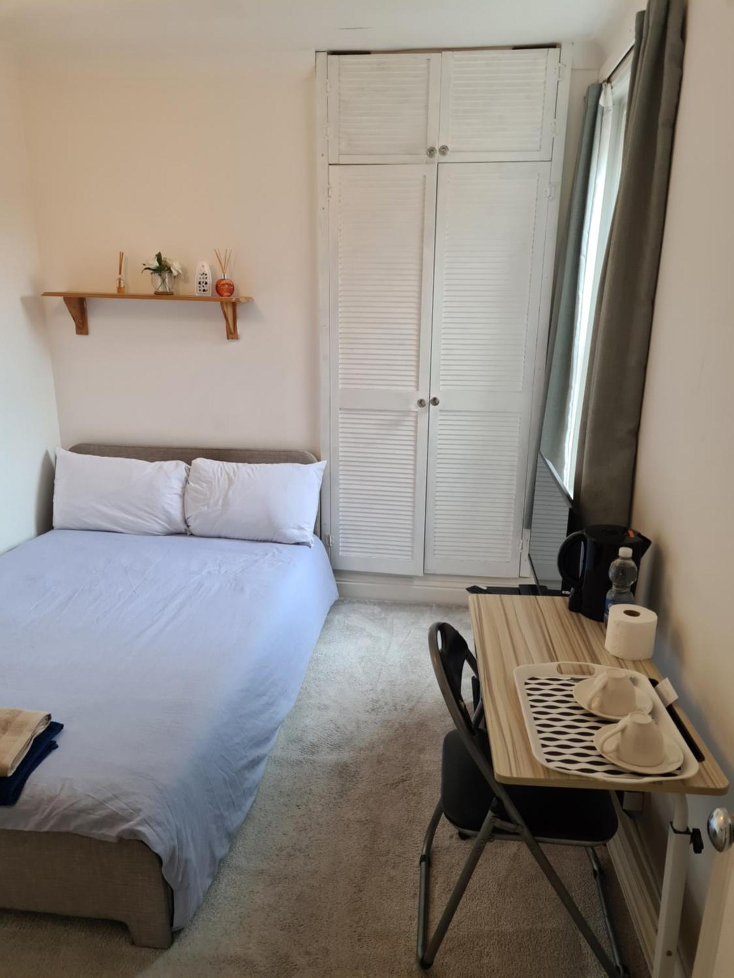 A Private & Beautiful Bedroom With Shared Bathroom In The Heart Of Bournemouth Ngoại thất bức ảnh